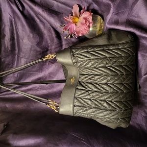 Bag: EUC Vintage Coach Shoulder Bag